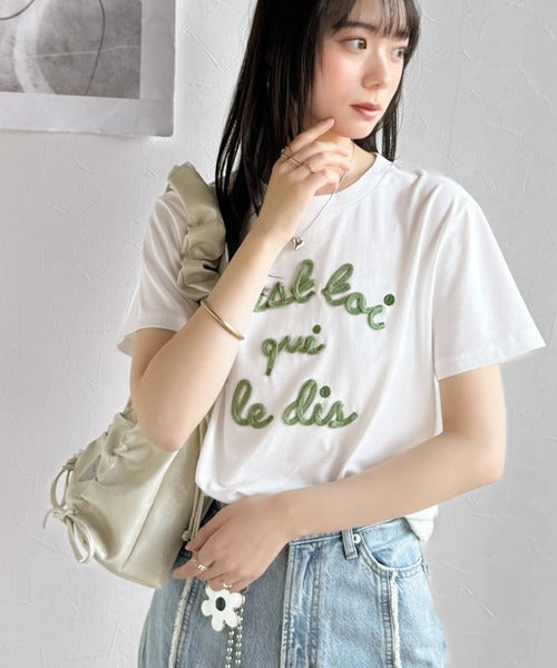【mily bilet】着るだけでオシャレ感！ロゴプレート付きカラーフレンチコード刺繍Tシャツ(半袖) mi1329015