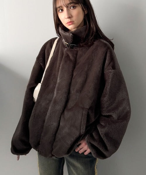 【Classical Origin】「3wayアレンジ可能。」ベルト襟フェイクファー素材ジャケット／Belted Collar Faux Fur Jacket co1150080