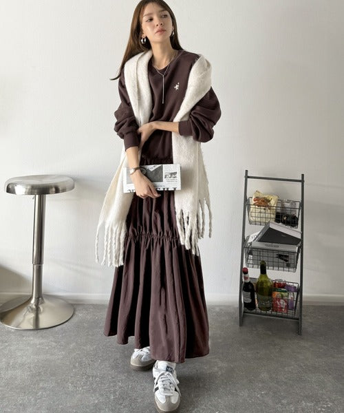 一枚でコーディネートが完成する優秀アイテム◎胸刺繍ドロスト裏起毛ドッキングワンピース ce1020325