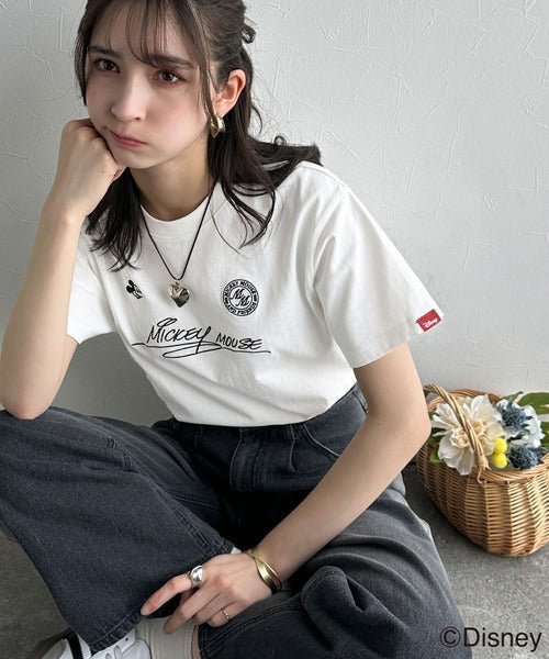 大人女子必見！　綿100％「ディズニー」サイン風刺繍Tシャツ（半袖） ce1330037