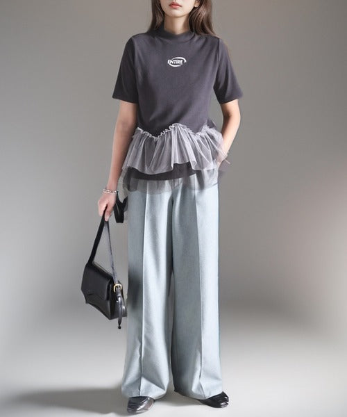 甘さの中にカジュアル要素も取り入れた1枚。チュールフリルモックネックTシャツ ce1010304
