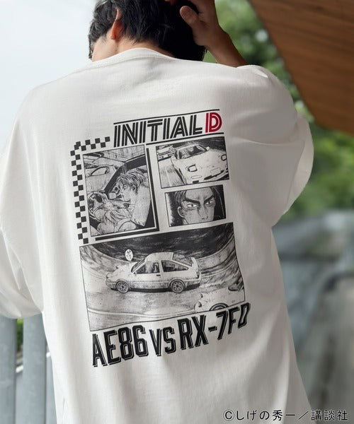 《頭文字D × JaVaコラボ》藤原拓海 vs 高橋兄弟 秋名バトルシーン グラフィック 半袖Tシャツ 【接触冷感・UVカット機能付き素材】 jo1150092