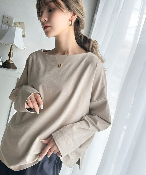 女性らしさ漂う、大人シンプル。シルケット風ボートネックロンTee ce1050246