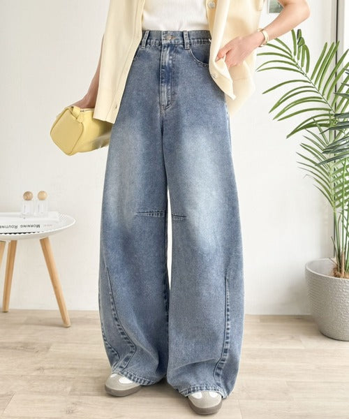 《JaVaジャバコラボ》ゆるっと可愛い、最旬シルエット。バレルレッグワイドカーブデニムパンツ jv1400004