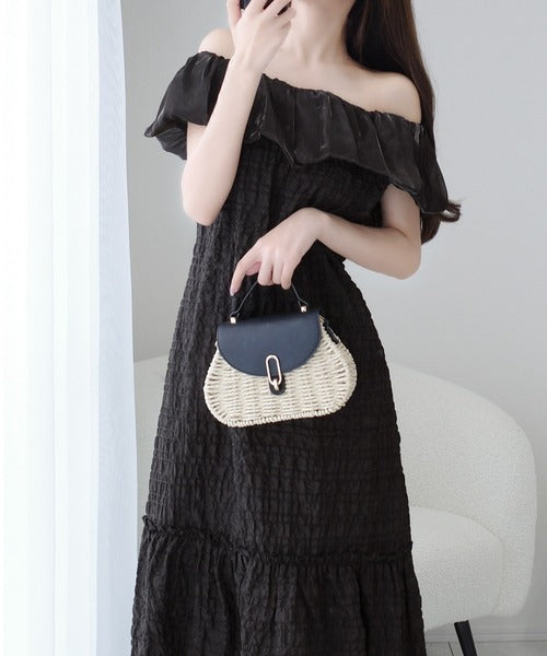 【mily bilet】甘さと気品を一枚に。ビッグオーガンジーケープ付きオフショル２WAYシアーエンボスワンピース mi1139087