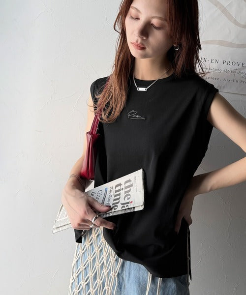 接触冷感♪大人カジュアルを格上げ！胸元ワンポイント刺繍ノースリーブトップ ce1050275