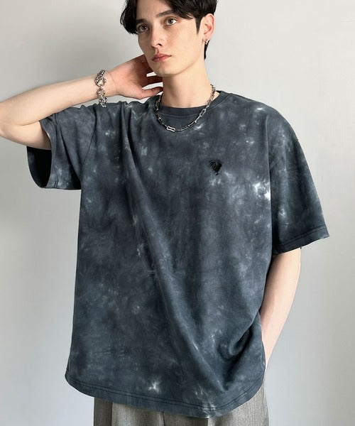 「視線を独り占め。」タイダイ染め刺繍入りオーバーサイズTシャツ／Tie-Dye Embroidered Oversize T-Shirt co1150031