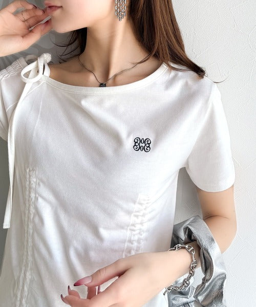 【mily bilet】自分らしさが光る。ワンショルダー胸刺繍肩リボンドロストカットソー mi1329018