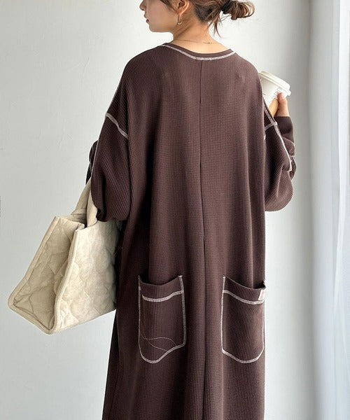《JaVaジャバコラボ》後姿が可愛い◎配色ステッチワッフルロングワンピース（長袖） jv1260504