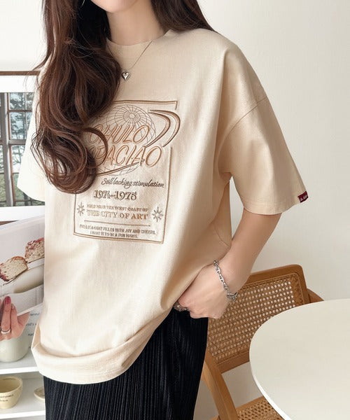 《JaVaジャバコラボ》シンプル派にも推したい！綿100％グラフィック刺繍Tシャツ（半袖） jv1050356