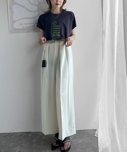 上品さが魅力。フラワープリントグラフィック刺繍Tシャツ（半袖） ce1050268