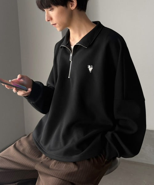 胸刺繍ダンボール素材オーバーサイズショート丈ドルマンスリーブハーフジッププルオーバー（長袖）／Chest Embroidered Double-Knit Oversized Cropped Dolman Sleeve Half-Zip Pullover co1010072