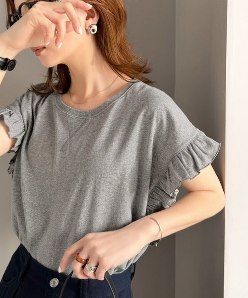 《JaVaジャバコラボ》着るだけで主役級。綿100％バック箔プリント袖フリルTシャツ（半袖） jv1330104