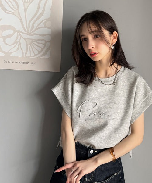 《JaVaジャバコラボ》上品な大人の抜け感。フロントPAEANエンボス加工半袖Tシャツ（ロゴ） jv1260427