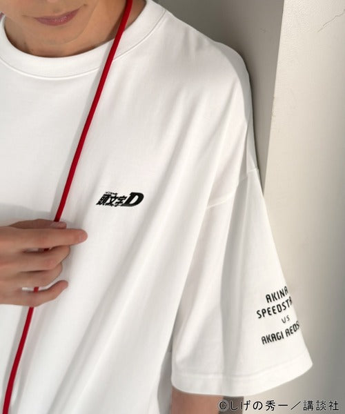 《頭文字D × JaVaコラボ》藤原拓海 vs 高橋兄弟 秋名バトルシーン グラフィック 半袖Tシャツ 【接触冷感・UVカット機能付き素材】 jo1150092