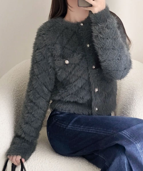 【mily bilet】大人可愛い、愛されニット。パール調ボタン使いキルティング風フェザーニットジャケット mi1359067