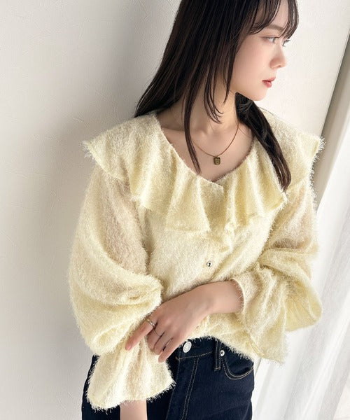 【mily bilet】ふんわり愛らしさを纏う大人ガーリーMIX。シアーフェザーフリル襟キャンディースリーブブラウス（長袖） mi1019078
