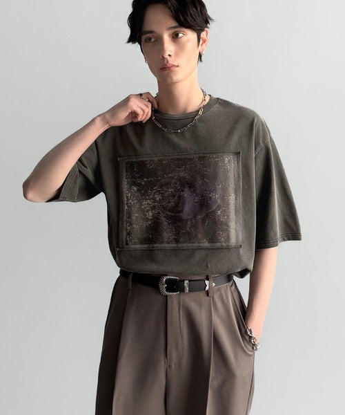 「オリジナリティ。」ピグメント加工ダブルレイヤーデザインプリントTシャツ／Pigment-Dyed Double-Layered Design Print T-Shirt co1010002