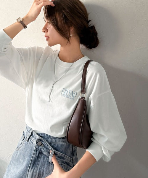 纏うだけで、洒落感アップデート◎綿100％ニュースペーパーロゴプリントオーバーサイズTシャツ ce1330046