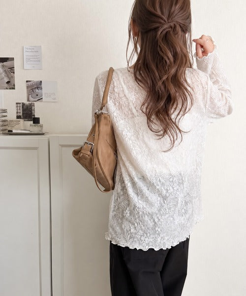 コーデに花を咲かせる♪花柄シアージャガードヘンリーネックフリル使いトップス（長袖） ce1010687