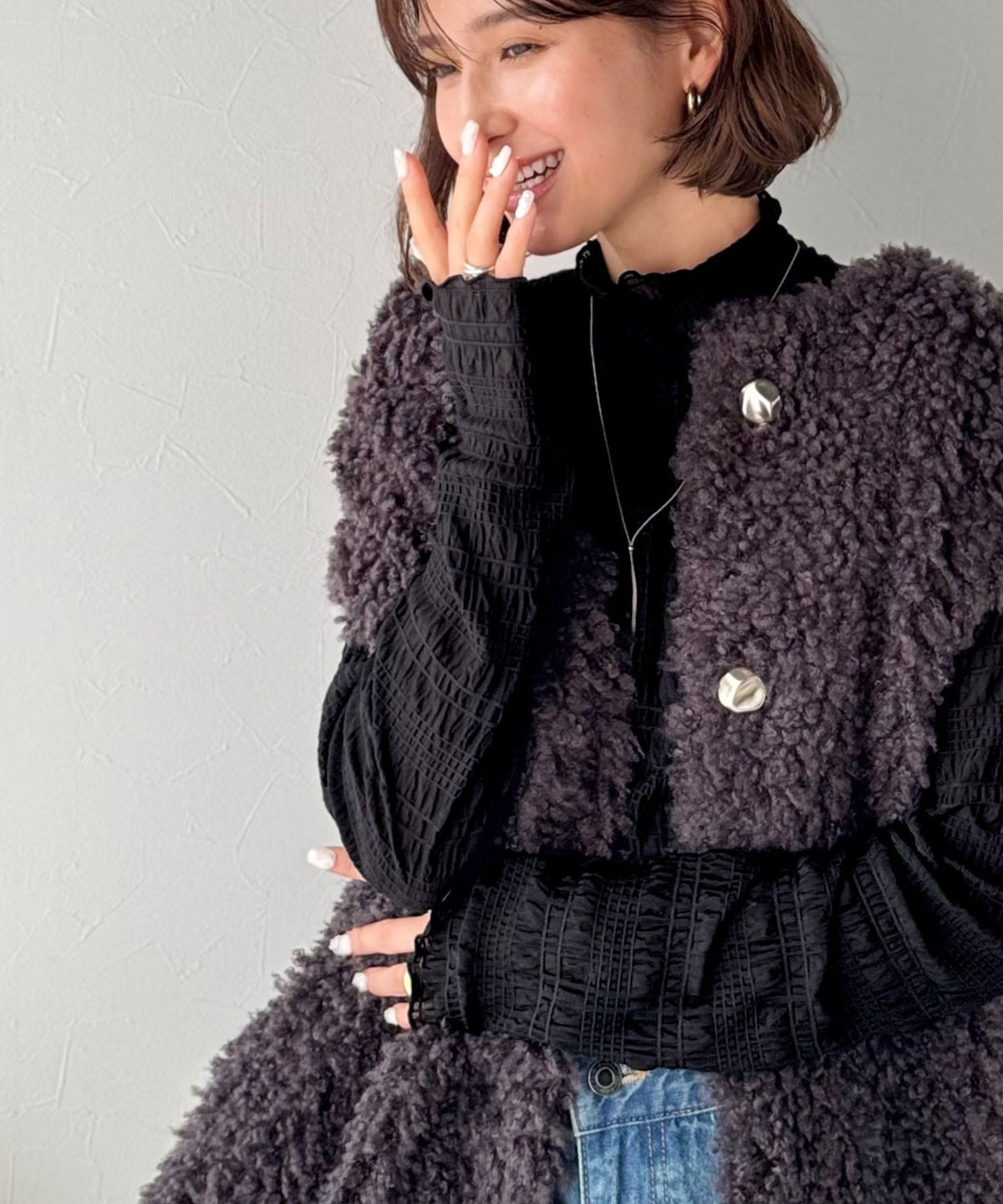 ほんのり透け感、シアー感で魅せる♪シャーリングシアーハイネックトップス（長袖） ce1010474