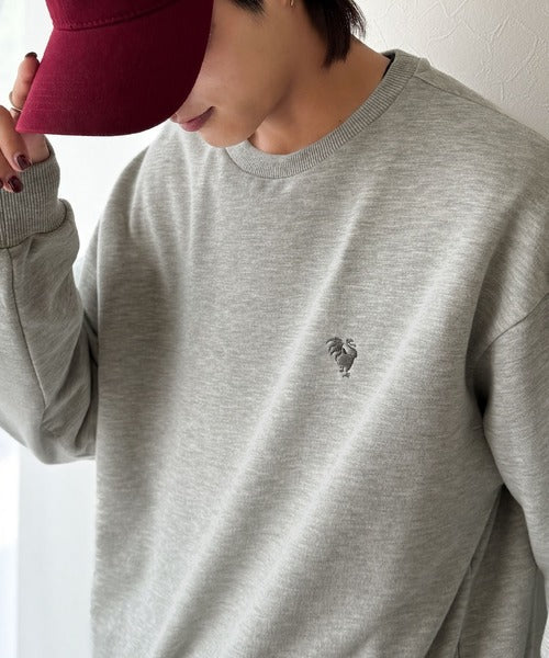 【Classical Origin】バックスタイルで魅せるベーシックな一枚。Rooster Back Embroidered Sweat Trainer／ルースターバック刺繍スウェットトレーナー co1010039