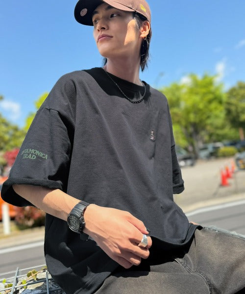 《JaVaジャバコラボ》【吸水速乾機能付き】しっかり厚地素材でもサラッと快適。フレンチブルドッグ刺繍 ミニ裏毛 スウェットライクTシャツ jo1150096