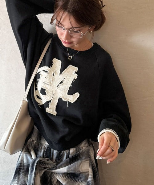 【mily bilet】ディティールの遊び心に一目ぼれ。デニムフリンジワッペン裏起毛ショート丈プルオーバー mi1329066