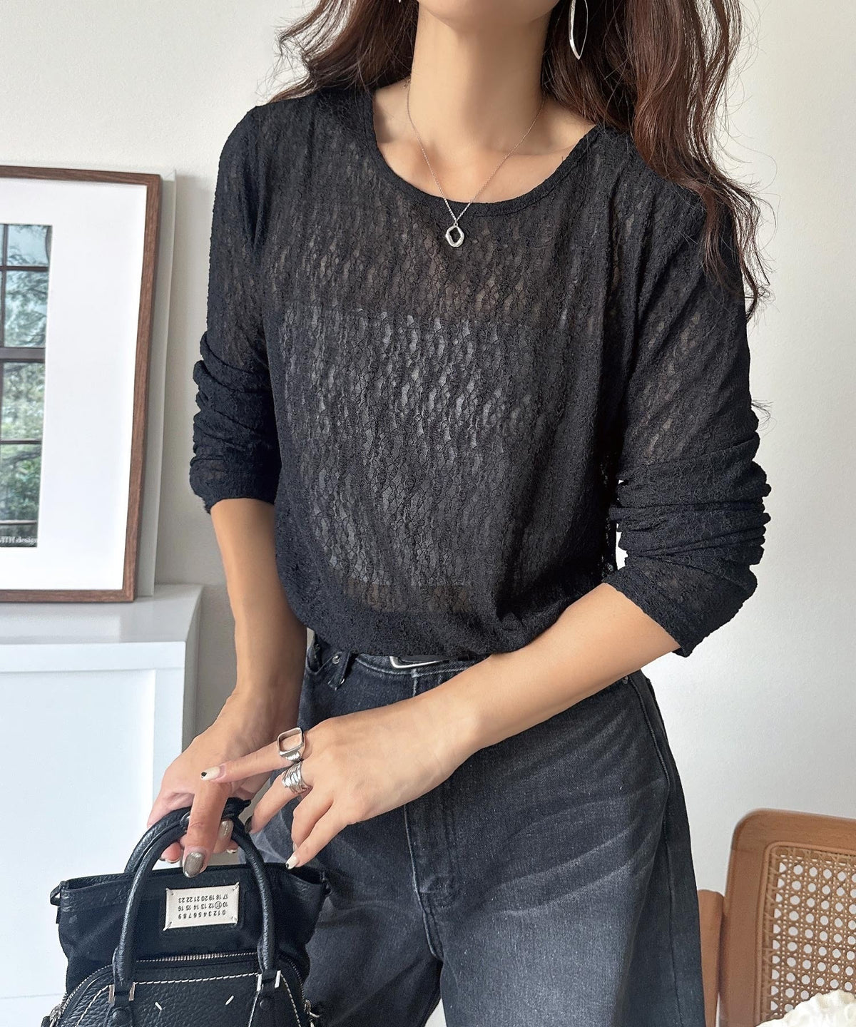 ほどよい透け感が大人上品。総柄シアーレーストップス(長袖) ce1010488