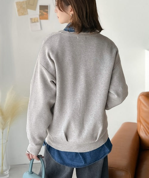 《JaVaジャバコラボ》後ろタックで作る旬シルエット♪サガラ刺繍風ロゴコクーンニット jv1050313