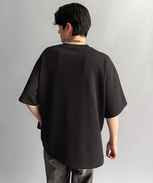 「視線を独り占め。」フェイスグラフィックオーバーサイズTシャツ／Face Graphic Oversized Double-Knit T-Shirt co1010006