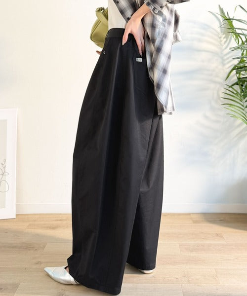 《JaVaジャバコラボ》 トレンド感たっぷりの最旬シルエット。タックバレルレッグパンツ jv1070220
