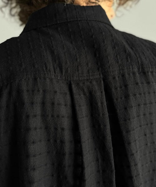 【Classical Origin】「凹凸感の存在感。」綿100％胸元刺繍入りドビー織シャツ（長袖）／Dobby Weave  Embroidered Shirt co1320003