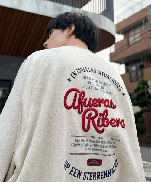 《JaVaジャバコラボ》背中で魅せる、俺。ラフに着てもサマになる。バックプリント刺繍スウェット（オーバーサイズ） jm1050404