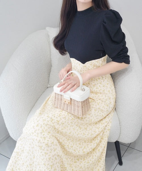 【mily bilet】一枚で主役級フェミニンスタイル。後ろシアーリボン花柄ドッキング袖ギャザーワンピース（ロング丈） mi1139073