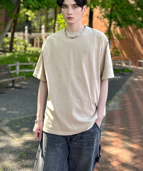 「イマドキな、古着感。」袖ポケット付きピグメント加工刺繍入りTシャツ／Sleeve Pocket Pigment-Dyed Embroidery T-Shirt co1150025