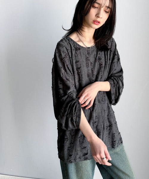 グランジを楽しむ旬スタイル。ダメージ加工ビッグシルエットジャカードカットソーTシャツ（長袖） cm1010420
