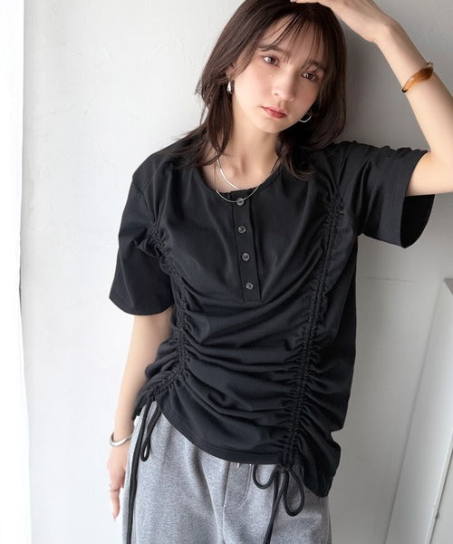《JaVaジャバコラボ》アレンジを楽しむ、私だけの一枚。前後2wayヘンリーネックドロストチュニックＴシャツ(半袖) jv1010437
