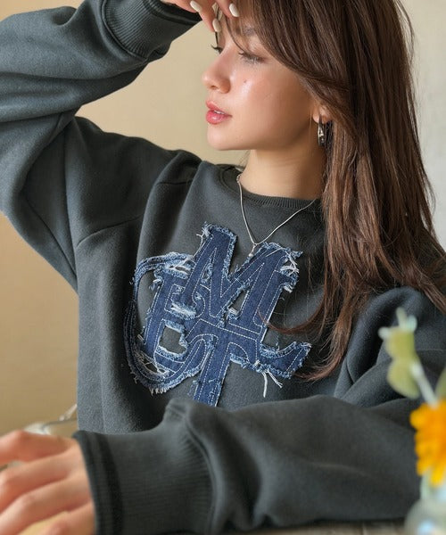 【mily bilet】ディティールの遊び心に一目ぼれ。デニムフリンジワッペン裏起毛ショート丈プルオーバー mi1329066