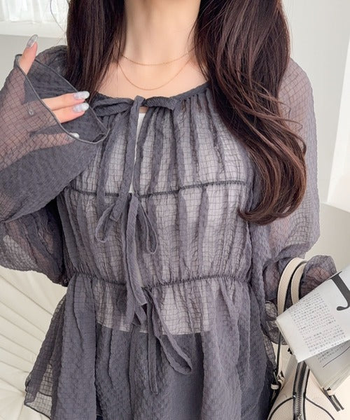 【mily bilet】1枚で2通り。透け感×チェックで、甘さをほどよく。前後2wayシアーチェックブラウス mi1359032