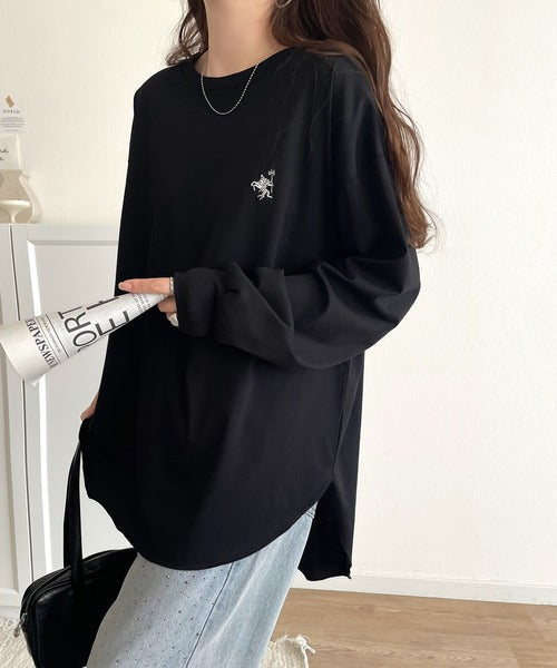 後ろ姿も、抜かりなく。胸刺繍 シルケット素材 ゆったりシルエット レイヤード バックヘンリー 長袖 ロンTEE ce1020307
