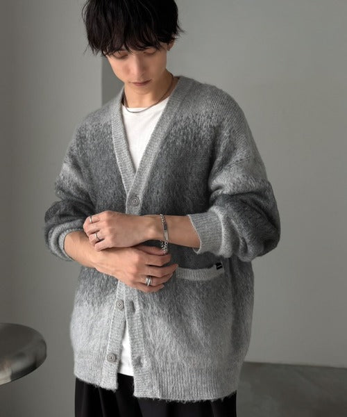 グラデーションボーダー柄Vネックニットカーディガン／Gradient Stripe V-Neck Cardigan co1150120