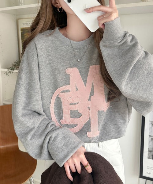 【mily bilet】ラフなシルエットに、遊び心をプラス。デニムフリンジワッペン使い裏毛スウェット(長袖)(ドットあり) mi1329132