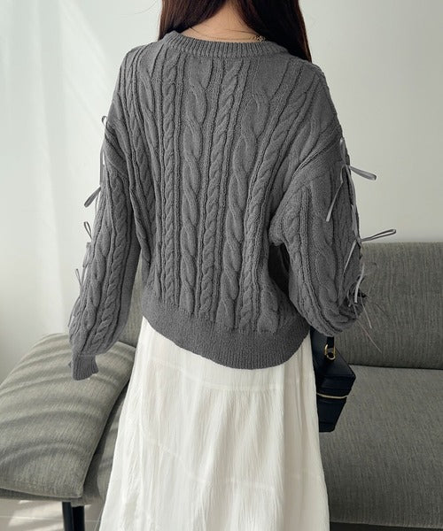 【mily bilet】リボンで仕込む♪上品フェミニン。袖リボンケーブル編みニットプルオーバー mi1359026