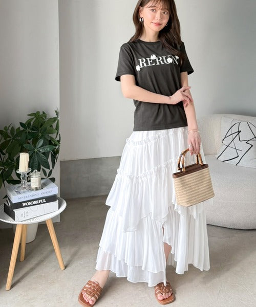 【mily bilet】フロント刺繍でさりげなく華やぐ♪ 立体花モチーフＴシャツ（半袖） mi1359053