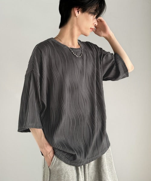 涼しくキマる、大人のリラックス。オーバーサイズウェーブ柄ジャガード半袖Ｔシャツ（メンズ） cm1010429