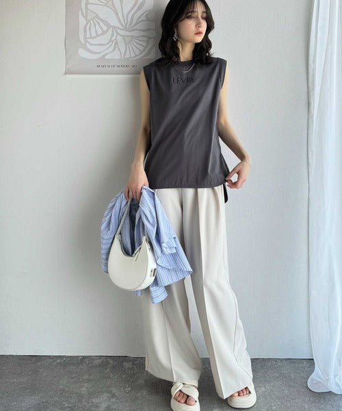 春夏コーデの主役！シルケット胸元刺繍サイド裾スリット入りノースリーブカットソー ce1020199