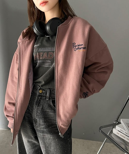 《Javaジャバコラボ》古着ライクな抜け感漂う、ロゴ刺繍MA-1風スウェットブルゾン jv1050254