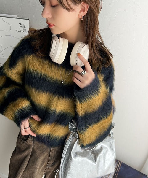 お洒落を楽しむ秋の必需品。ふわふわシャギー素材クロップド丈ニット（無地＆ボーダー） ce1260359