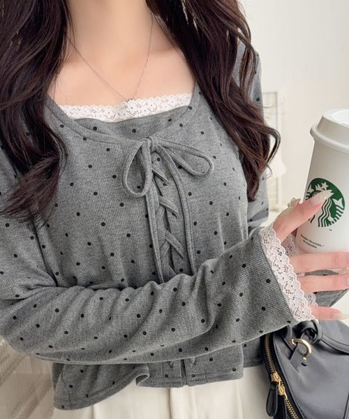 【mily bilet】一枚で決まる大人フェミニンスタイル。 レースドッキングリボンデザイントップス ドット mi1029199